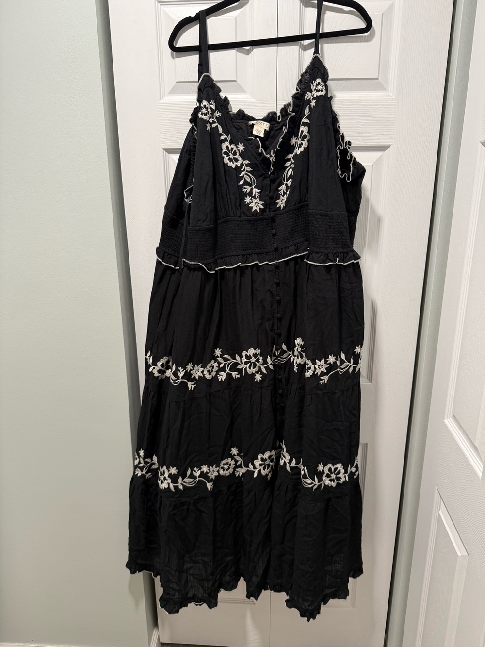 FESTI by Torrid Black Embroidered Tiered Maxi Dress — Size 6 / 6X